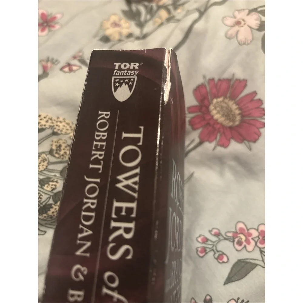 Towers of Midnight: Book Thirteen of The Wheel of Time - mass market paperba...